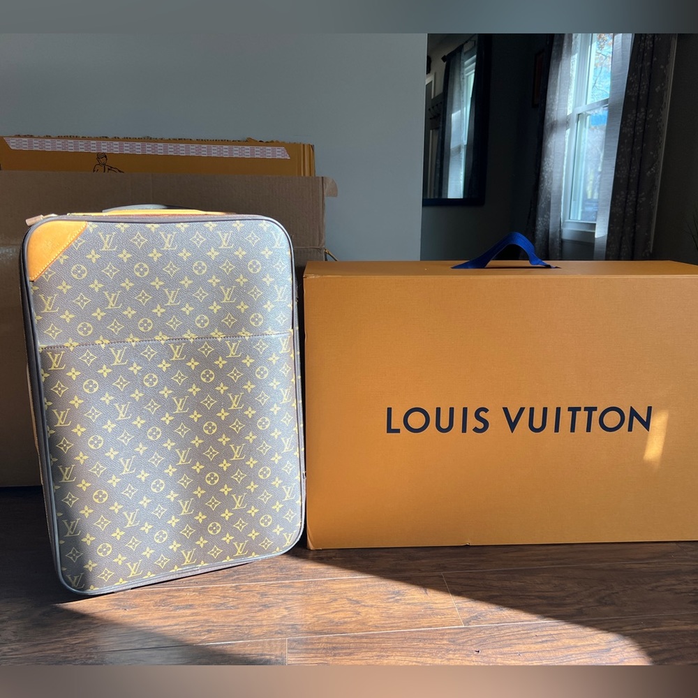 Louis Vuitton Pegase 55 suitcase carry-on
